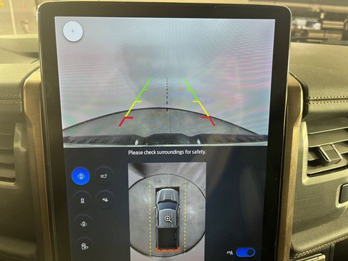 Used 2023 Ford F150 Lightning Lariat image 26