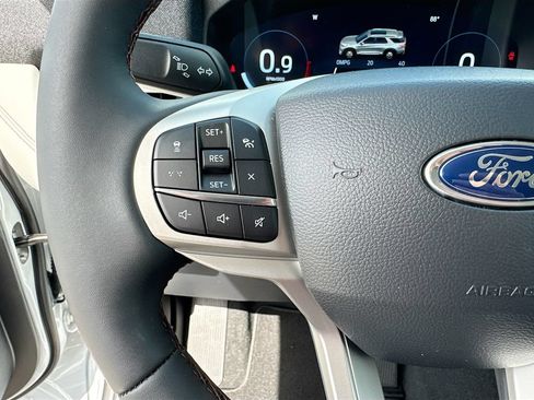 New 2026 Ford Explorer Active w/ Active Comfort Package RWD image 13
