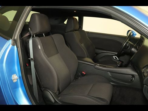 Used 2016 Dodge Challenger R/T image 31