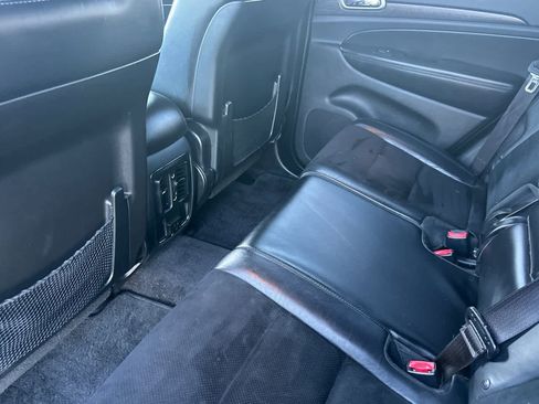 Used 2018 Jeep Grand Cherokee Altitude image 4