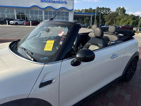Used 2019 MINI Cooper Convertible w/ Signature Upholstery Package FWD image 5