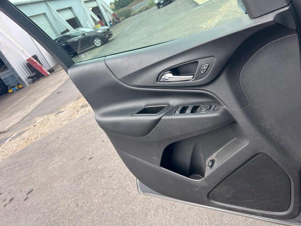 Used 2019 Chevrolet Equinox LT AWD/4WD image 18