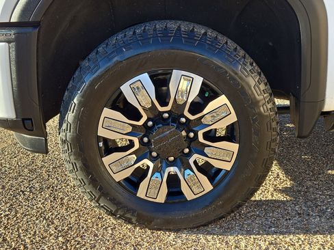 Used 2024 GMC Sierra 2500 Denali w/ Technology Package image 11