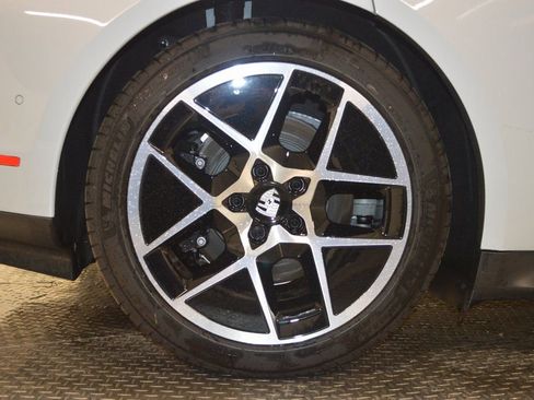 Used 2025 Porsche Taycan RWD image 15