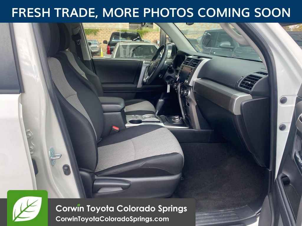 Used 2020 Toyota 4Runner SR5 AWD/4WD image 11