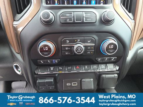 Used 2022 Chevrolet Silverado 2500 High Country AWD/4WD image 25