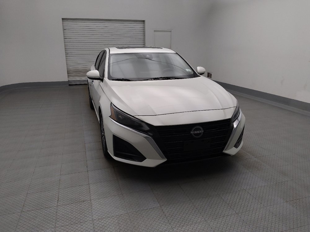 Used 2023 Nissan Altima 2.5 SV w/ SV Premium Package FWD image 14