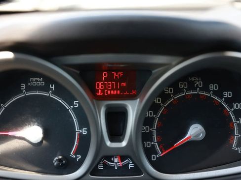 Used 2013 Ford Fiesta SE image 44