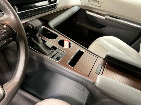 Certified 2024 Toyota Sienna LE image 21