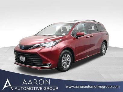 Used 2022 Toyota Sienna XLE