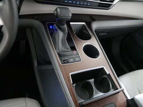 Used 2021 Toyota Sienna LE image 24