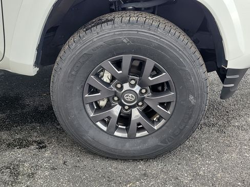 Certified 2023 Toyota Tacoma SR5 w/ Technology Package RWD image 10