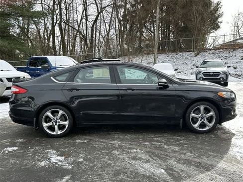 Used 2015 Ford Fusion SE w/ Equipment Group 201A image 3