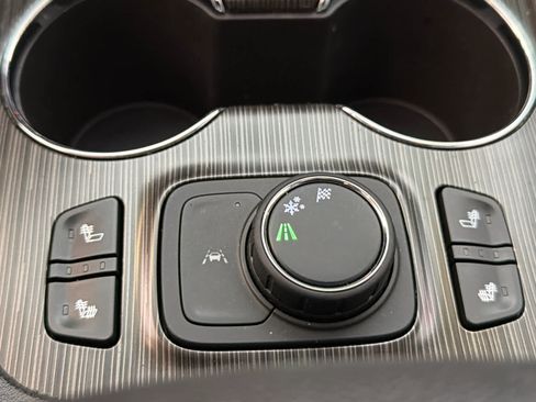 Used 2023 GMC Acadia SLT FWD image 49