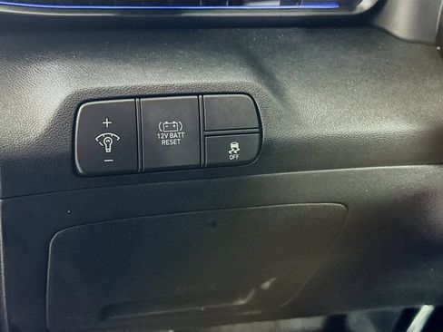 Used 2025 Hyundai Elantra SEL FWD image 13