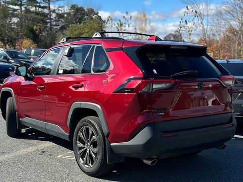 Used 2022 Toyota RAV4 XLE Premium image 3