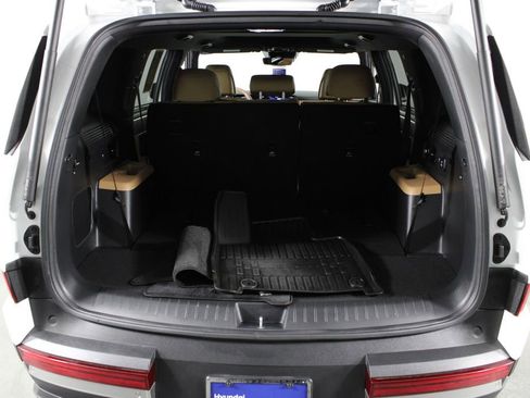 Used 2025 Hyundai Santa Fe Limited FWD image 18