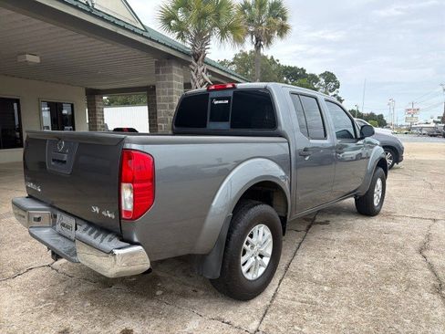 Used 2018 Nissan Frontier SV AWD/4WD image 5