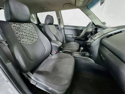 Used 2010 Kia Soul + w/ Audio Pkg FWD image 13