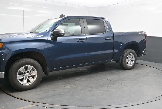 Used 2021 Chevrolet Silverado 1500 LT AWD/4WD image 3