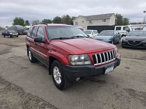 Used 2004 Jeep Grand Cherokee Laredo w/ Convenience Group AWD/4WD image 3