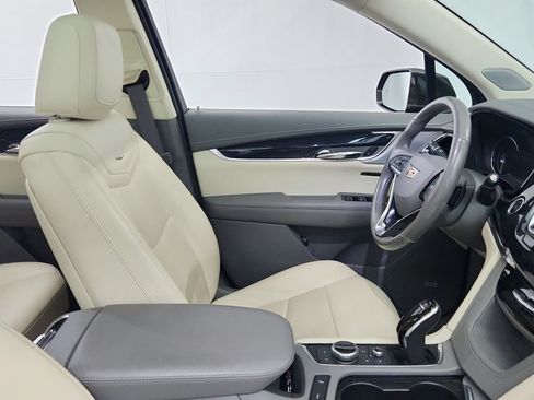 Certified 2020 Cadillac XT6 Premium Luxury FWD image 30