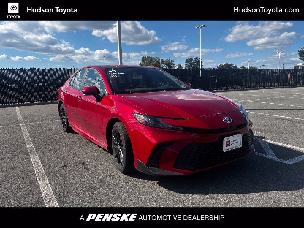 Used 2025 Toyota Camry SE w/ Convenience Package AWD/4WD image 1