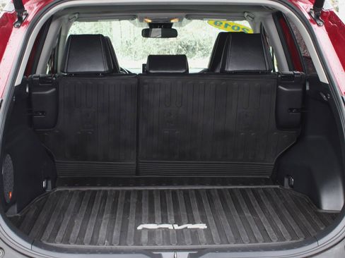 Used 2019 Toyota RAV4 XLE Premium image 13