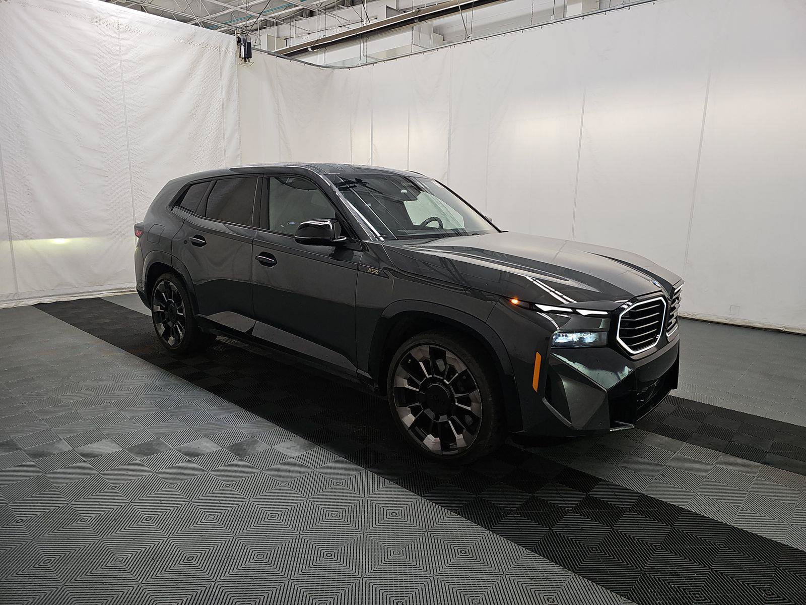 Certified 2023 BMW XM AWD/4WD image 3
