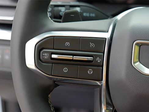 New 2026 GMC Acadia Denali w/ Super Cruise Package image 12