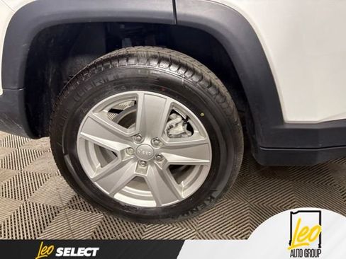 Used 2022 Jeep Compass Latitude w/ Convenience Group AWD/4WD image 25