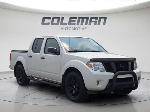 Used 2021 Nissan Frontier SV w/ Midnight Edition Floor Mats RWD image 3