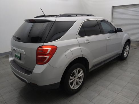 Used 2017 Chevrolet Equinox LT w/ Convenience Package FWD image 9