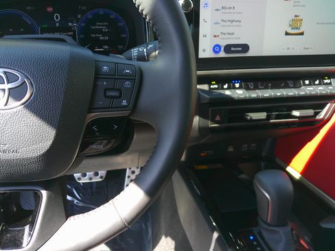 Used 2025 Toyota Camry XSE w/ Premium Plus Package image 21