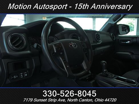 Used 2017 Toyota Tacoma SR5 AWD/4WD image 11