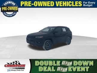 Used 2025 Jeep Compass Trailhawk video 1