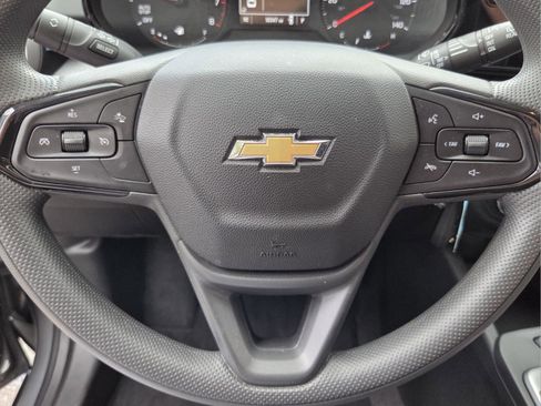 Used 2025 Chevrolet Trax LS w/ Driver Confidence Package FWD image 25