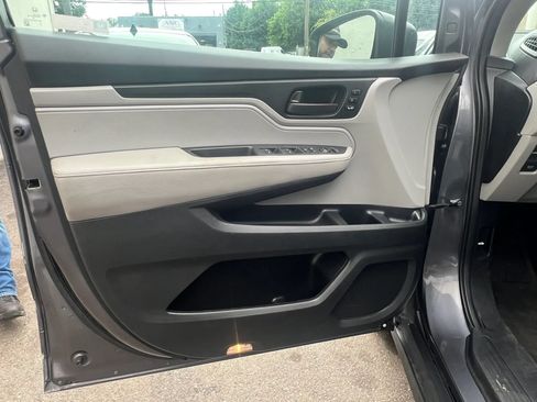 Used 2018 Honda Odyssey EX-L image 11