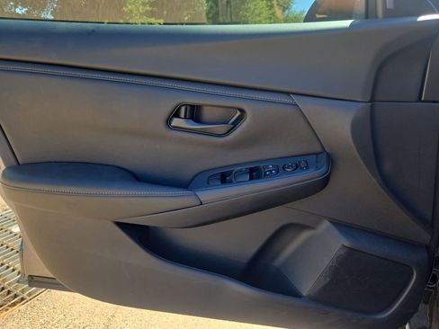 Used 2025 Nissan Sentra S FWD image 12