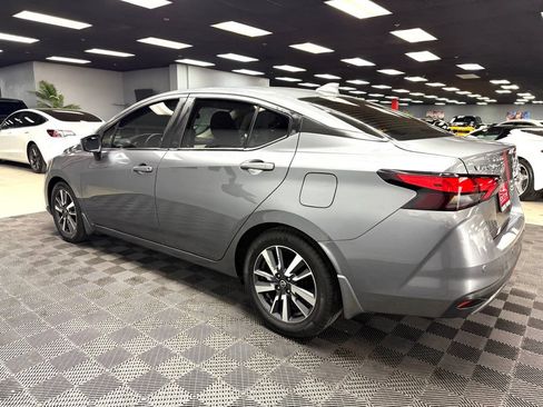 Used 2021 Nissan Versa SV FWD image 8