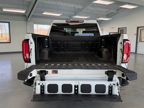 Used 2024 GMC Sierra 1500 SLT image 39