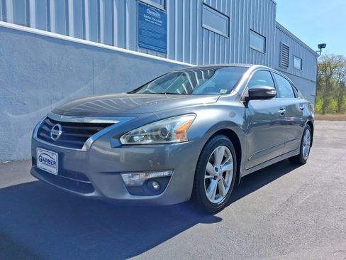 Used 2015 Nissan Altima 2.5 SL w/ Moonroof Package FWD image 1