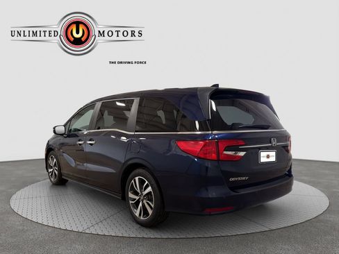 Used 2023 Honda Odyssey Touring image 3