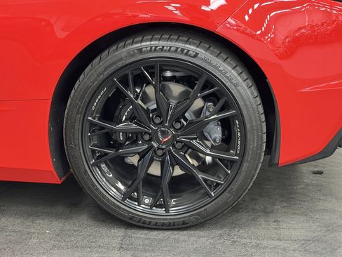 Used 2025 Chevrolet Corvette Stingray Coupe w/ 1LT image 18