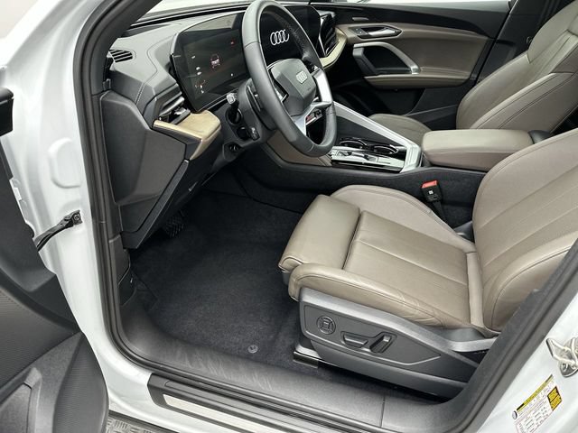 Used 2025 Audi Q5 Premium Plus w/ Premium Plus AWD/4WD image 11