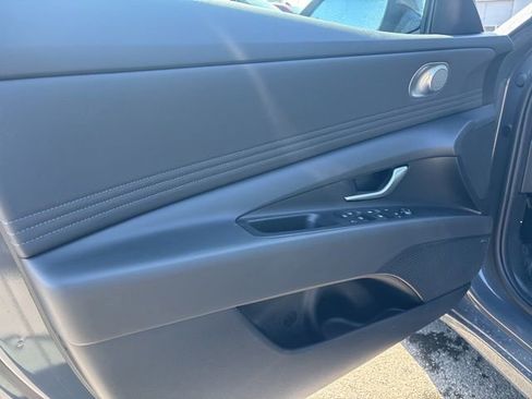 New 2026 Hyundai Elantra Limited FWD image 16