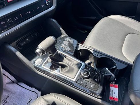 Used 2024 Kia Sportage EX FWD image 19