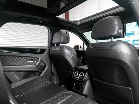 Used 2017 Bentley Bentayga image 8