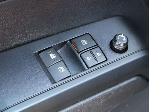 Used 2020 Toyota Tacoma SR w/ SX Package AWD/4WD image 16