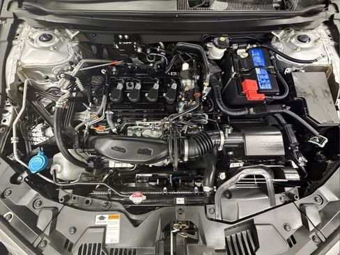 Certified 2025 Honda Accord SE image 9